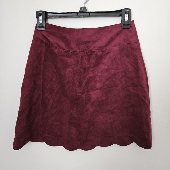 Xhilaration Skirt Burgundy Red Suede Buttons Front Scallop Hem Mini Casual - Picture 4 of 11